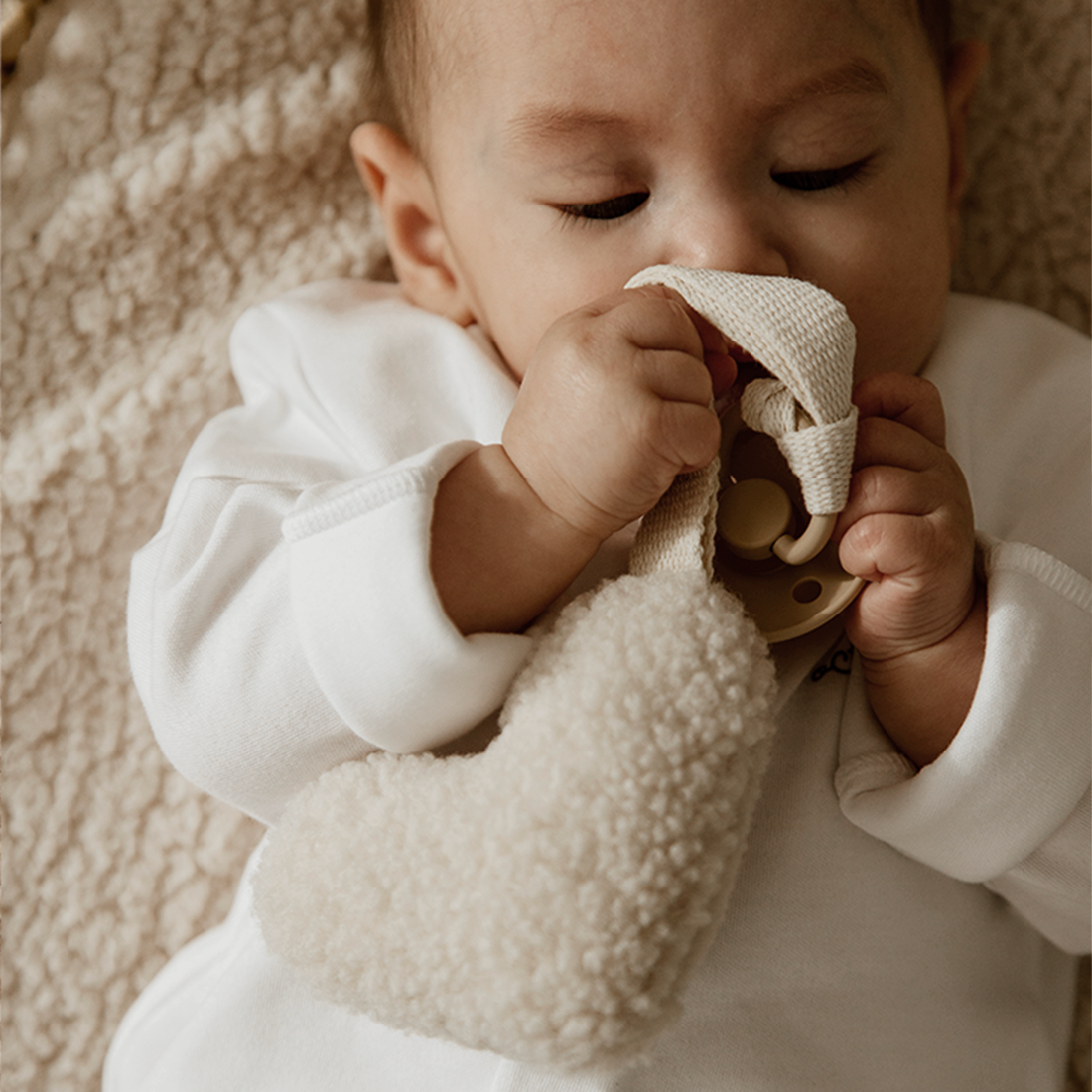 Attache tétine - coeur